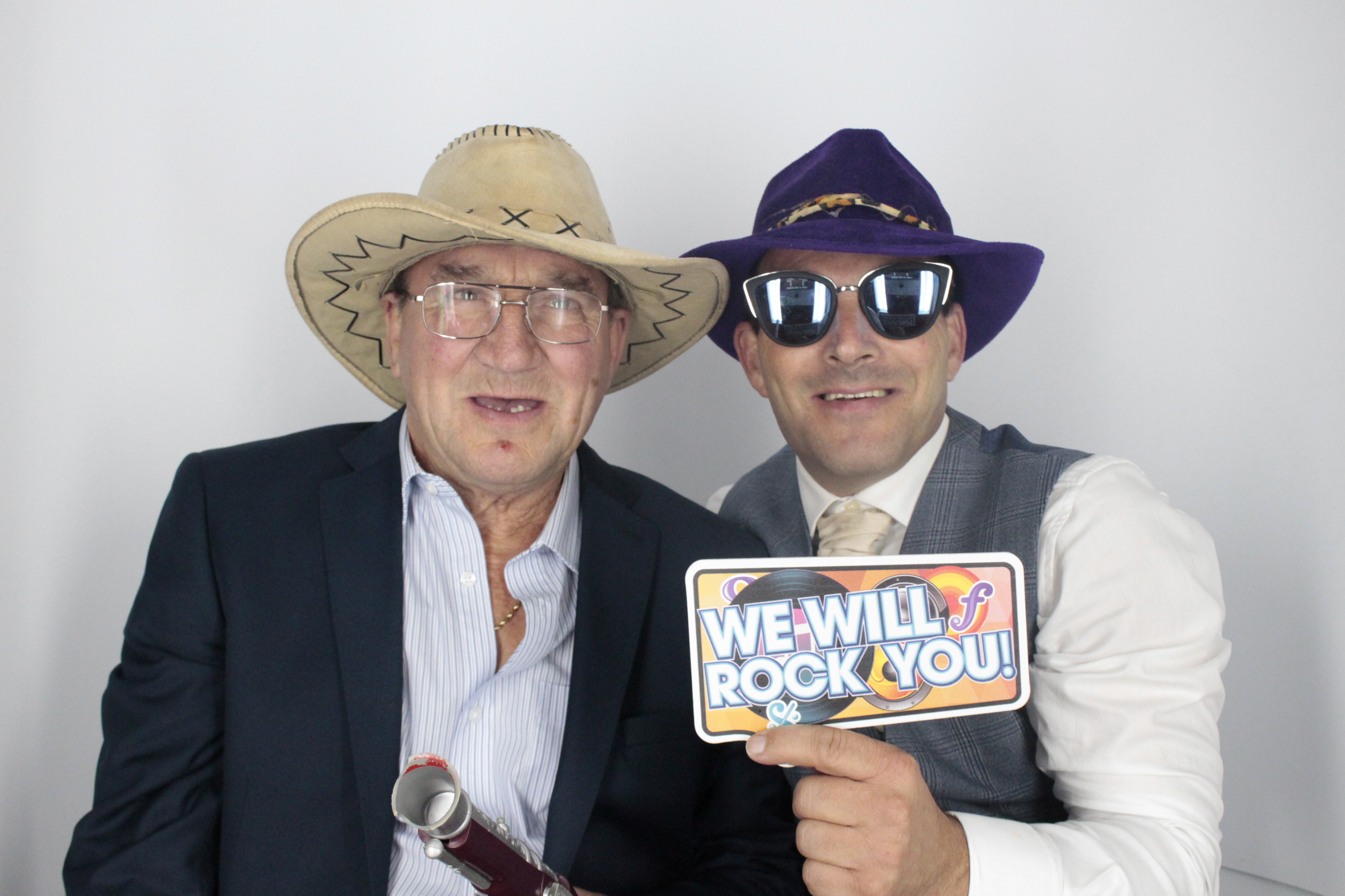Emma & Karl's Wedding | View more photos from the event at gallery.myphotoboothexperience.co.uk/u/MyPhotoBoothExperienceLtd/Emma-Karls-Wedding